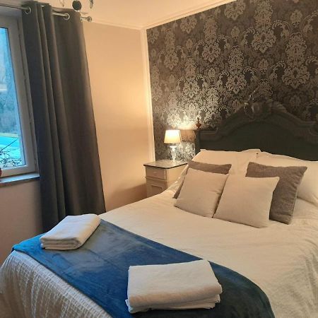 Les Roches Chambre D'Hotes Servant Екстериор снимка